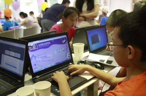 童程童美參與Bluemix少年開發(fā)者趣玩體驗(yàn)營(yíng)