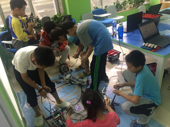 童程童美樂高機(jī)器人夏令營