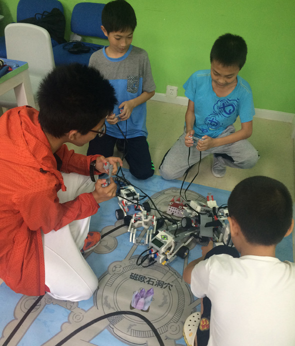 童程童美樂高機(jī)器人夏令營