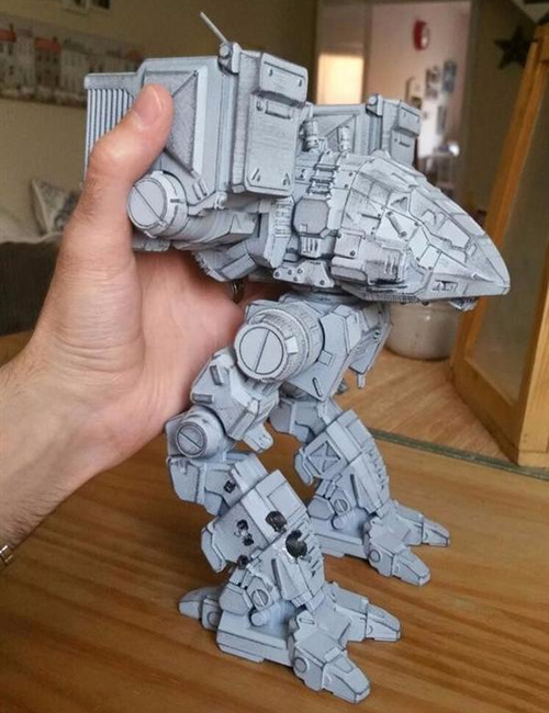 資深游戲迷用3D打印制作出機(jī)甲戰(zhàn)士角色模型