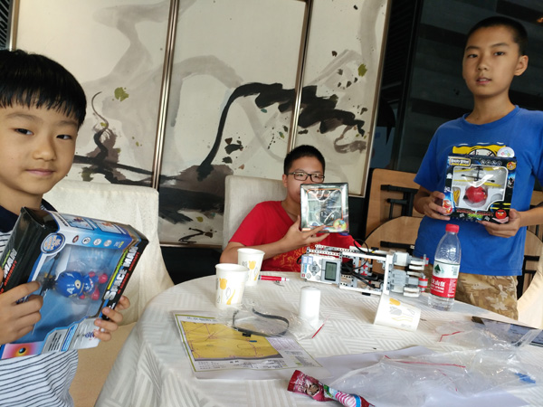 樂高機(jī)器人組裝完成的非常棒