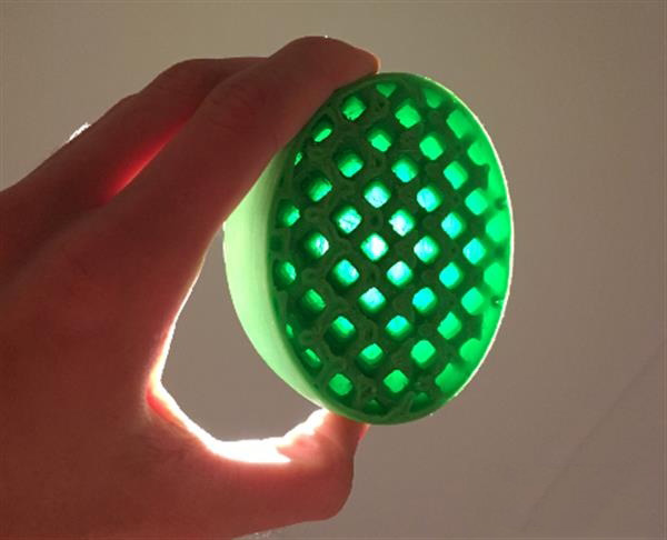 3D打印創(chuàng)客借助柔性3D打印材料打印彈力球