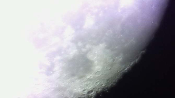 英國研究人員DIY望遠(yuǎn)鏡可以看到月亮表面