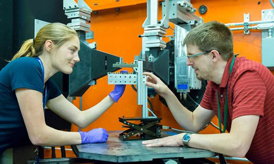 NASA科學家用中子檢驗3D打印火箭發(fā)動機部件