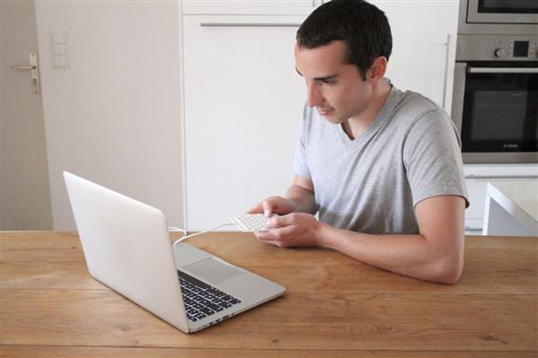 設計師用3D打印開發(fā)有趣的社交媒體通知裝置