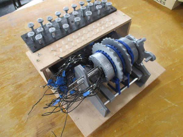 法國(guó)大學(xué)生運(yùn)用3D打印技術(shù)制造Enigma Machine