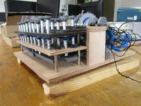 法國(guó)大學(xué)生運(yùn)用3D打印技術(shù)制造Enigma Machine