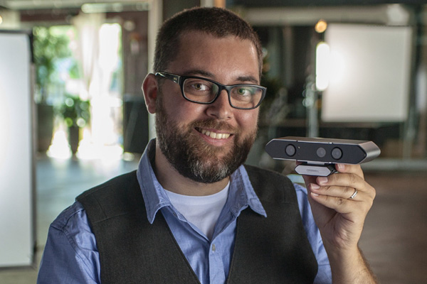 世界首款內(nèi)置全功能計(jì)算機(jī)的3D攝像頭Persee