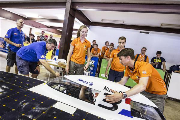 大學(xué)生用3D打印尾翼優(yōu)化太陽能賽車空氣動力性能