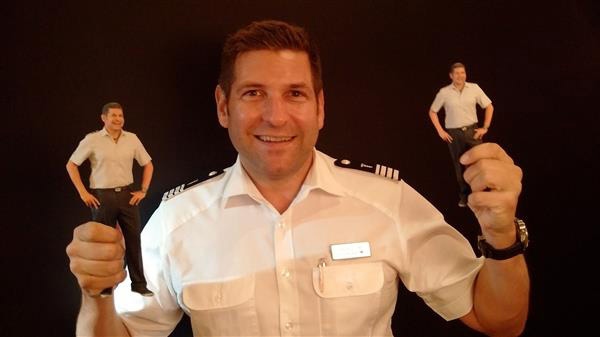 德國(guó)愛(ài)達(dá)郵輪公司在郵輪上提供3D照相業(yè)務(wù)