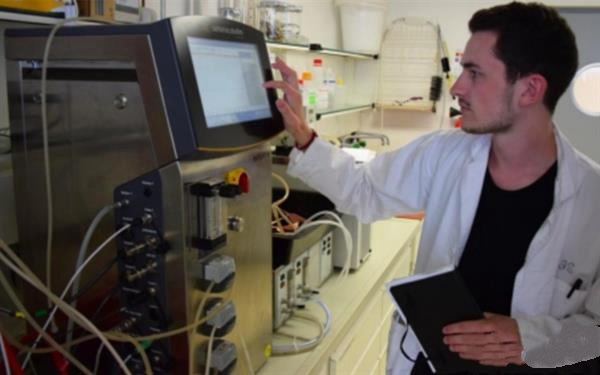 慕尼黑學(xué)生破解Ultimaker 2+3D打印機(jī)研制生物墨水