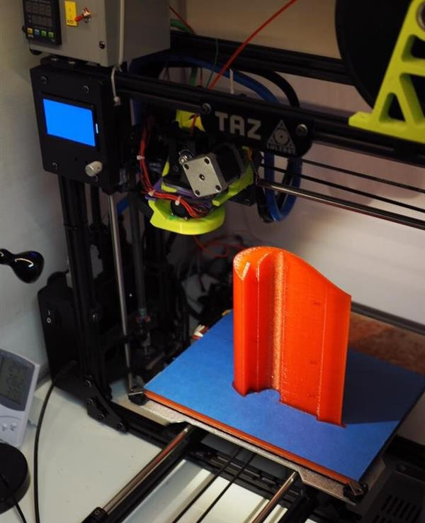 美女工程師開(kāi)發(fā)出世界上最快3D打印電動(dòng)摩托車