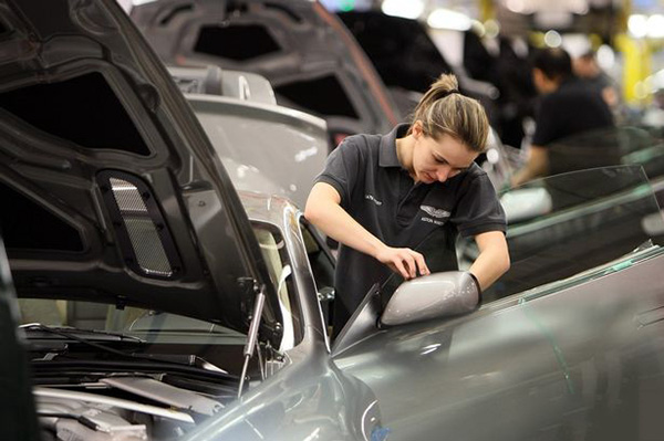 阿斯頓·馬丁計(jì)劃將機(jī)器人和3D打印引入其生產(chǎn)線