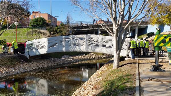 西班牙建成世界上第一座3D打印混凝土人行橋