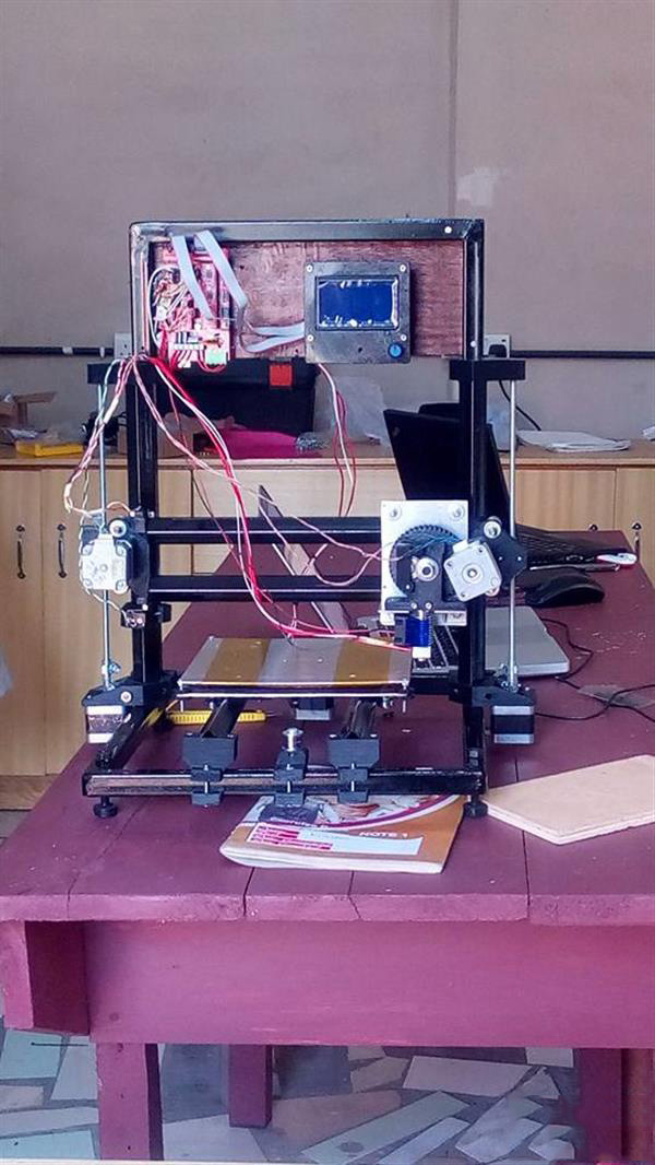 加納3D打印公司Klaks 3D用電子廢料為學(xué)校做打印機(jī)