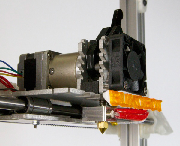 便攜式Bukito 3D打印機(jī)僅重3公斤