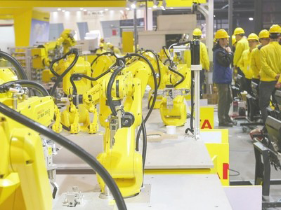 企業(yè)“砸鍋賣鐵”投入機(jī)器人 推動(dòng)產(chǎn)業(yè)標(biāo)準(zhǔn)升級