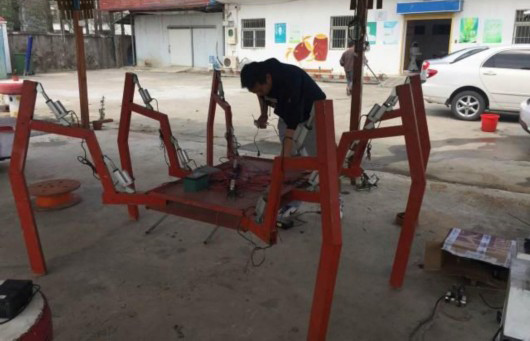 全國首個采摘機器人落戶金山點甜機器人智慧農(nóng)場