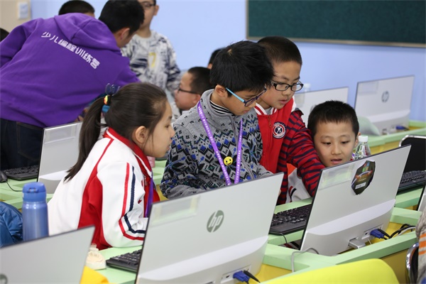 達內(nèi)童程童美“發(fā)現(xiàn)杯”青少年編程大賽開戰(zhàn)，2000多選手決戰(zhàn)全國