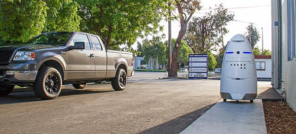 機(jī)器人警察巡邏 迪拜做“首個(gè)吃螃蟹的人”