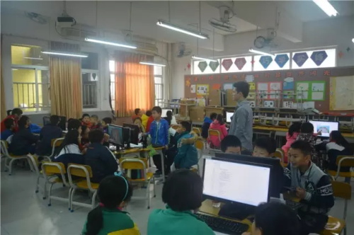 “發(fā)現(xiàn)杯”中國(guó)青少年編程挑戰(zhàn)活動(dòng)廣州賽區(qū)，近500名編程小達(dá)人競(jìng)技