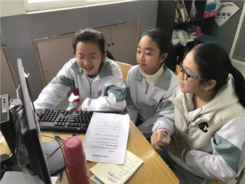 “發(fā)現(xiàn)杯”中國(guó)青少年編程挑戰(zhàn)活動(dòng)廣州賽區(qū)，近500名編程小達(dá)人競(jìng)技