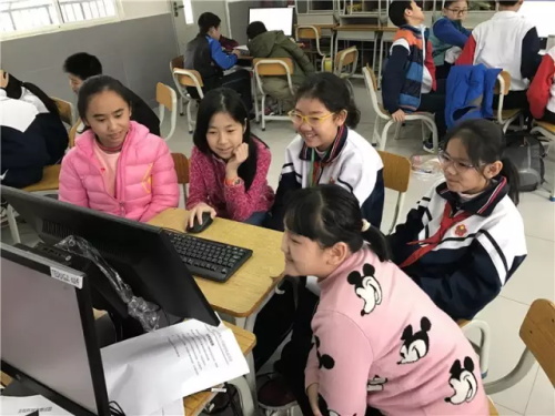 “發(fā)現(xiàn)杯”中國(guó)青少年編程挑戰(zhàn)活動(dòng)廣州賽區(qū)，近500名編程小達(dá)人競(jìng)技