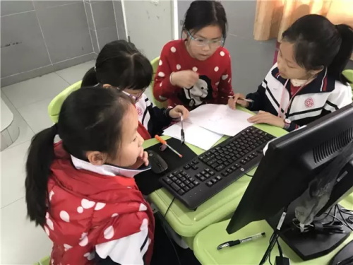 “發(fā)現(xiàn)杯”中國(guó)青少年編程挑戰(zhàn)活動(dòng)廣州賽區(qū)，近500名編程小達(dá)人競(jìng)技