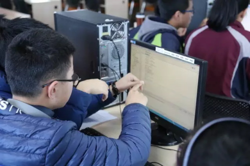 杭州賽區(qū)│“發(fā)現(xiàn)杯”中國(guó)青少年編程挑戰(zhàn)活動(dòng)城市賽今日開(kāi)戰(zhàn)