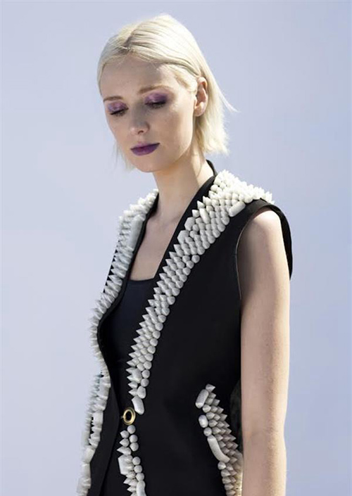 APEX COAT：結(jié)合了3D打印設計和手工制作技術的時尚外套