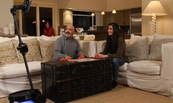 ?；丶铱纯?機器人Ohmni讓你和父母時刻保持溝通