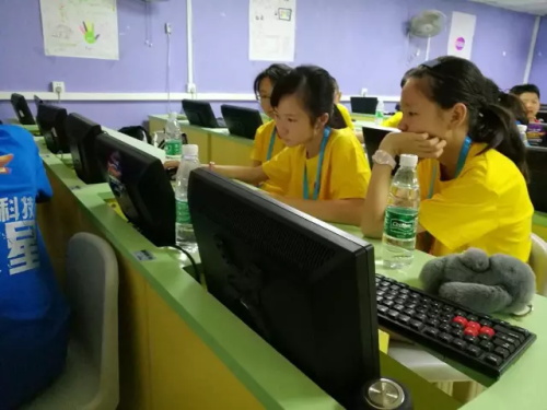 發(fā)現(xiàn)杯 | 你們相親相愛，我們緊張比賽!發(fā)現(xiàn)杯第一天賽事回顧