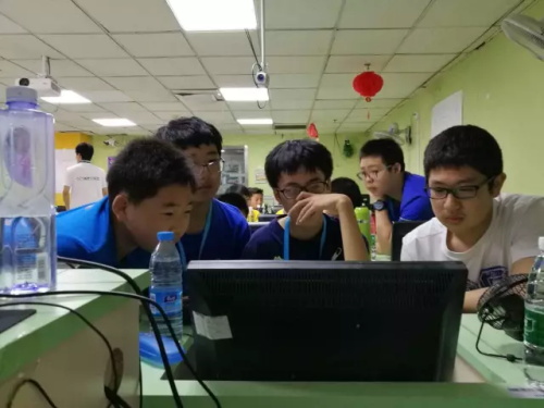 發(fā)現(xiàn)杯 | 你們相親相愛，我們緊張比賽!發(fā)現(xiàn)杯第一天賽事回顧