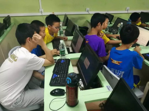 發(fā)現(xiàn)杯 | 你們相親相愛，我們緊張比賽!發(fā)現(xiàn)杯第一天賽事回顧