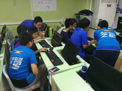 發(fā)現(xiàn)杯 | 你們相親相愛，我們緊張比賽!發(fā)現(xiàn)杯第一天賽事回顧