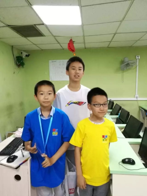 發(fā)現(xiàn)杯 | 你們相親相愛，我們緊張比賽!發(fā)現(xiàn)杯第一天賽事回顧