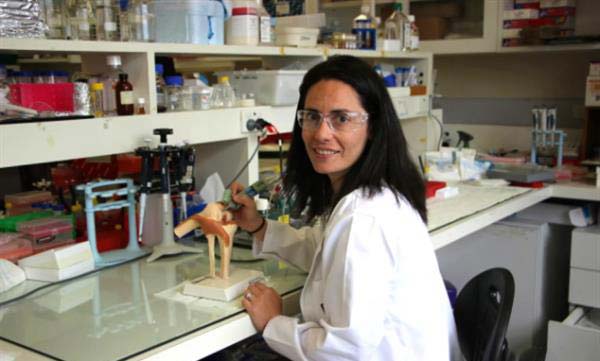 澳洲醫(yī)生用3D生物打印筆修復(fù)羊膝蓋，明年有望用在人身上