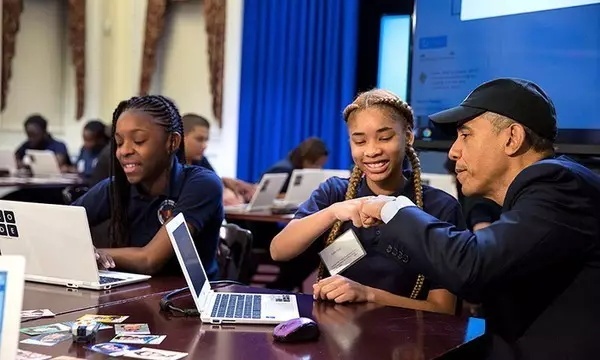 面對(duì)AI人工智能的挑戰(zhàn)，基礎(chǔ)教育能做些什么？