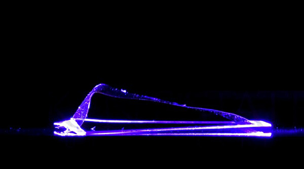 科學(xué)家發(fā)明世界首臺(tái)以光為動(dòng)力的清潔機(jī)器人