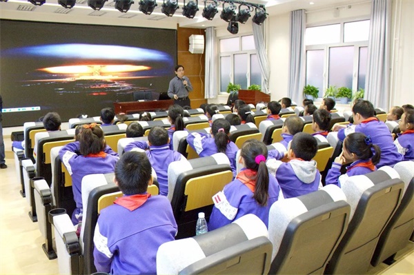 童程童美智能機(jī)器人編程講座再次走進(jìn)校園！帶領(lǐng)小朋友深度探索智能科技！