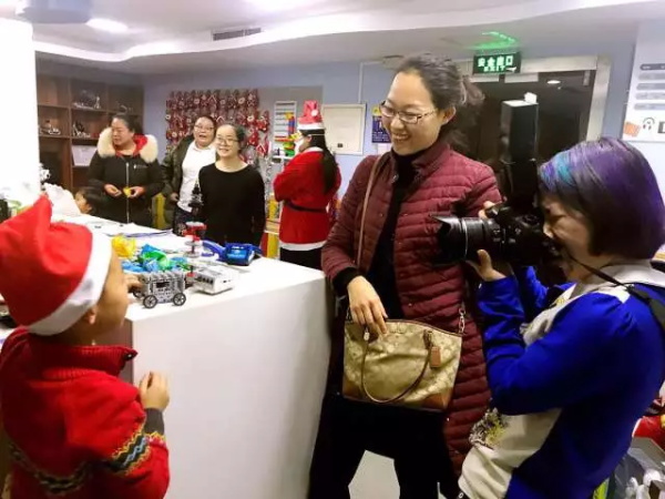 嗨皮圣誕節(jié)！童程童美圣誕主題課全國全國狂歡ing~