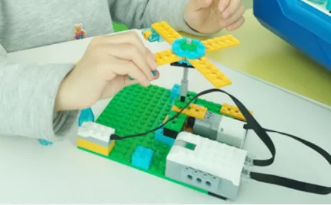 10小時(shí)免費(fèi)公益編程課，讓中國(guó)孩子也愛(ài)上編程！