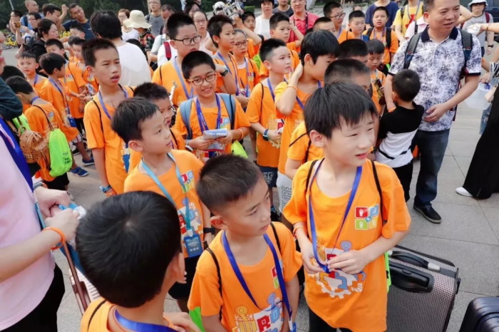 【W(wǎng)RO達(dá)內(nèi)賽】全國(guó)機(jī)器人小達(dá)人齊聚清華，規(guī)模創(chuàng)童程童美歷史之最！