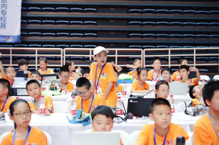 【W(wǎng)RO達(dá)內(nèi)賽】全國(guó)機(jī)器人小達(dá)人齊聚清華，規(guī)模創(chuàng)童程童美歷史之最！