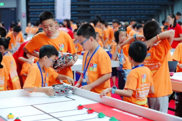 【W(wǎng)RO達(dá)內(nèi)賽】全國(guó)機(jī)器人小達(dá)人齊聚清華，規(guī)模創(chuàng)童程童美歷史之最！