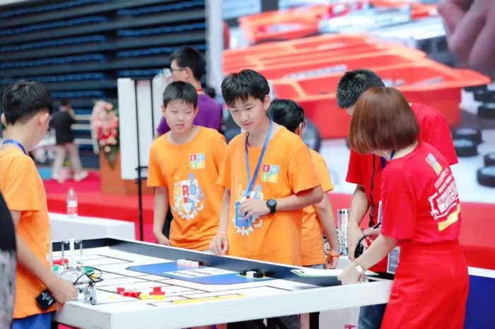 【W(wǎng)RO達(dá)內(nèi)賽】全國(guó)機(jī)器人小達(dá)人齊聚清華，規(guī)模創(chuàng)童程童美歷史之最！
