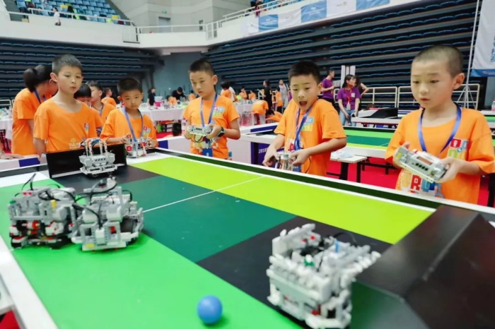 【W(wǎng)RO達(dá)內(nèi)賽】全國(guó)機(jī)器人小達(dá)人齊聚清華，規(guī)模創(chuàng)童程童美歷史之最！