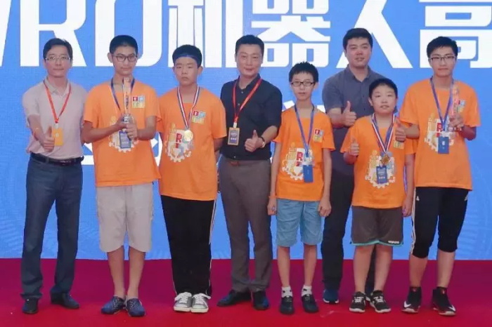 【W(wǎng)RO達(dá)內(nèi)賽】全國(guó)機(jī)器人小達(dá)人齊聚清華，規(guī)模創(chuàng)童程童美歷史之最！