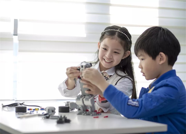 又一“飯碗”被搶！如何應(yīng)對人工智能時代的大變革？