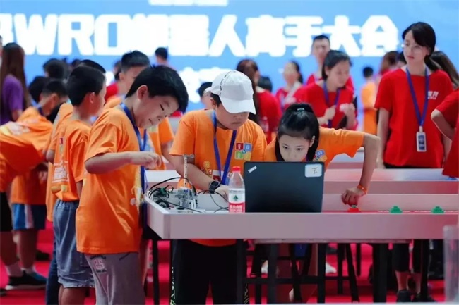 又一“飯碗”被搶！如何應(yīng)對人工智能時代的大變革？